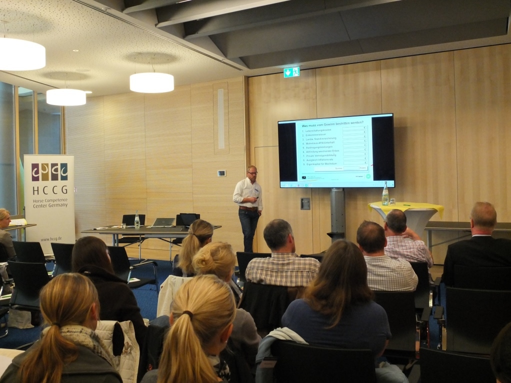 Christian Fendt vom Maschinenring Augsburg referiert zum Thema Unternehmensführung bei der HCCG- Guido Krisam
