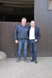 Über Jahre ein starkes Team: Wilhelm Holkenbrink, Betriebsleiter der Hengststation und 2. Vorsitzender des Vereins, und Martin Farwick, Pressesprecher des Vereins.