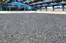 Reitbodenalternative: Teppichschnipsel statt Sand Reitboden aus Teppichschnipseln von ASground.